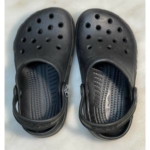 Crocs Baby Toddler Size 8/9 Black.              Shows 8/9, but fits like a 7.
